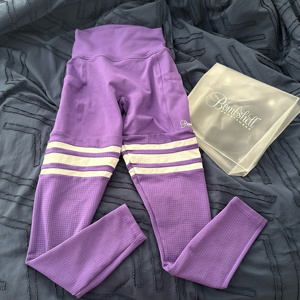 Bombshell XXS Purple Women's Leggings - Picture 2 of 5